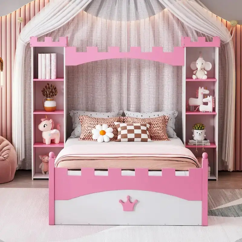 Letto a piattaforma a forma di castello in legno di dimensioni singole con ripiano portaoggetti per la cameretta dei bambini