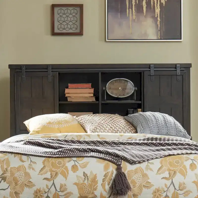 Letto matrimoniale con libreria Thornwood Hills Rock Beaten Gray con tagli a sega