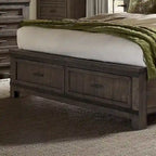 Letto matrimoniale con libreria Thornwood Hills Rock Beaten Gray con tagli a sega
