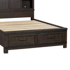 Letto matrimoniale con libreria Thornwood Hills Rock Beaten Gray con tagli a sega